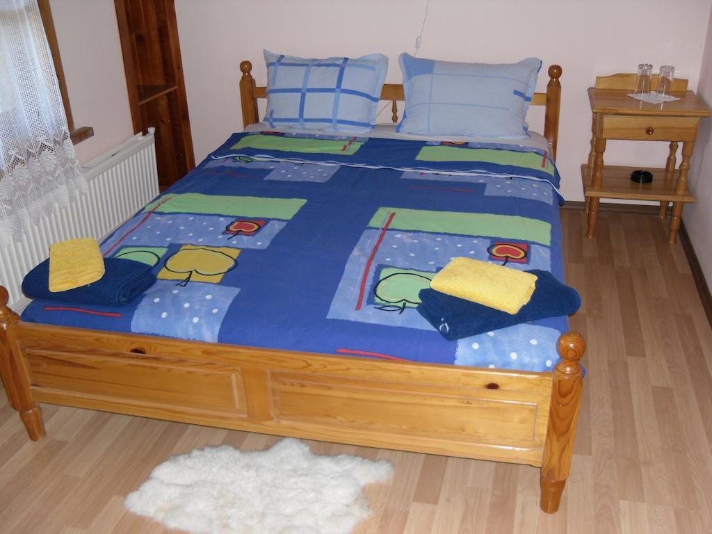 Veselata Guest House Долішня Баня Номер фото
